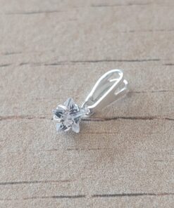 DIJE LAMINADO EN PLATA CUBIK ESTRELLA ENGARZADA BLANCA. LARGO 13 MM