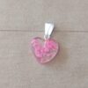 DIJE LAMINADO EN PLATA NUBE CORAZON COLOR FUCSIA. TAMAÑO 23 MM
