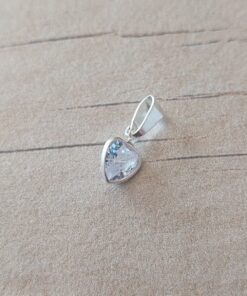 DIJE LAMINADO EN PLATA CUBIK CORAZON BLANCO. LARGO 15 MM