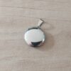 DIJE DE ACERO RELICARIO REDONDO LISO. APTO PARA GRABAR. DIÁMETRO 20 MM
