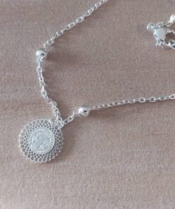 COLGANTE DE ACERO BLANCO ESPEJITO 0.4 CON BOLITAS 4 MM INTERCALADAS Y DIJE FILIGRANADO LIVIANO SAN BENITO