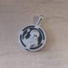 DIJE DE ACERO MEDALLA SAN BENITO 23 MM CON BORDE ESMALTADO EN NEGRO