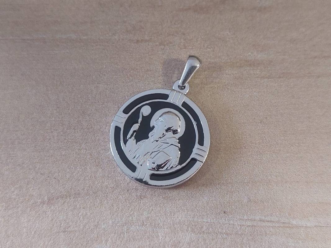 DIJE DE ACERO MEDALLA SAN BENITO 23 MM CON BORDE ESMALTADO EN NEGRO