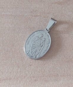 DIJE DE ACERO MEDALLA DE VIRGEN DE SAN NICOLAS OVALADA. TAMAÑO 15 X 20 MM
