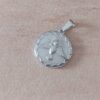 DIJE DE ACERO MEDALLA ESPÍRITU SANTO. TAMAÑO 20 MM