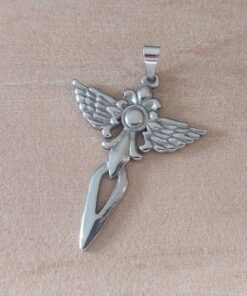 DIJE DE ACERO ESPADA ALADA. 32 X 40 MM