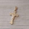 DIJE DE ACERO DORADO CRUZ CON CRISTO. 25 X 42 MM