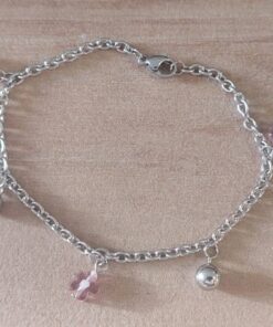 PULSERA DE ACERO ESLABÓN TIFFANY CON BOLITAS Y DIJES FLOR LILA SÍMIL MURANO. LARGO 18,5 CM