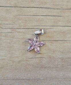 DIJE DE ACERO FLOR STRASS ROSA . MEDIDA 12 MM