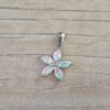 DIJE DE ACERO FLOR STRASS TORNASOL . MEDIDA 18 MM