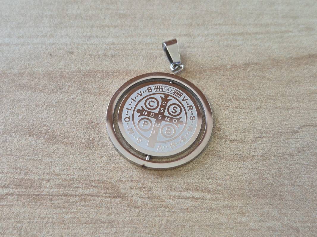 DIJE DE ACERO MEDALLA DE SAN BENITO GIRATORIA. TAMAÑO 28 MM - Imagen 2