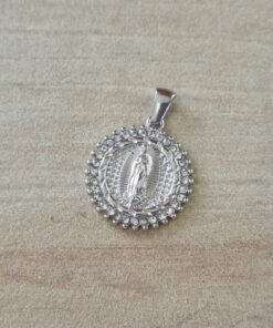 DIJE DE ACERO MEDALLA REDONDA VIRGEN DE GUADALUPE CON STRASS. TAMAÑO 20 MM