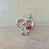 DIJE DE ACERO CORAZON CON VAQUITA ESMALTADA Y STRASS. MEDIDA 25 MM