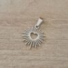 DIJE DE ACERO SAGRADO CORAZON. TAMAÑO 17 MM