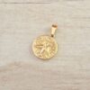 DIJE DE ACERO DORADO MEDALLA DEL ESPIRITU SANTO. TAMAÑO 18 MM