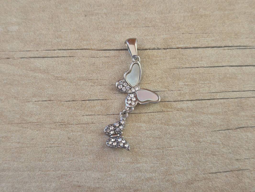 DIJE DE ACERO MARIPOSAS CON STRASS Y NACAR. TAMAÑO 15 X 25 MM