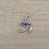 DIJE DE ACERO OJO DE HORUS CON STRASS. MEDIDA 17 X 20 MM