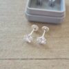 ABRIDOR PLATA  STRASS CUADRADO 4 MM