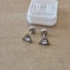 ABRIDOR DE ACERO TRIANGULO CON STRASS BLANCO