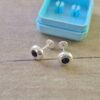 ABRIDOR PLATA BOLITA CHATA CON STRASS NEGRO