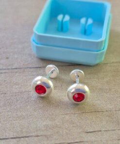 ABRIDOR PLATA BOLITA CHATA CON STRASS ROJO