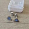 ABRIDOR DE ACERO TRIANGULO CON STRASS CELESTE