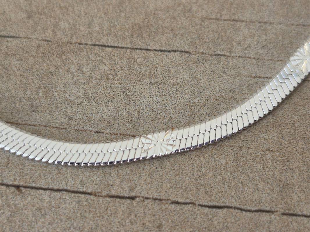 PULSERA DE ACERO BLANCO VÍBORA CHATA TRABAJADA. LARGO 18,5 CM - Imagen 2
