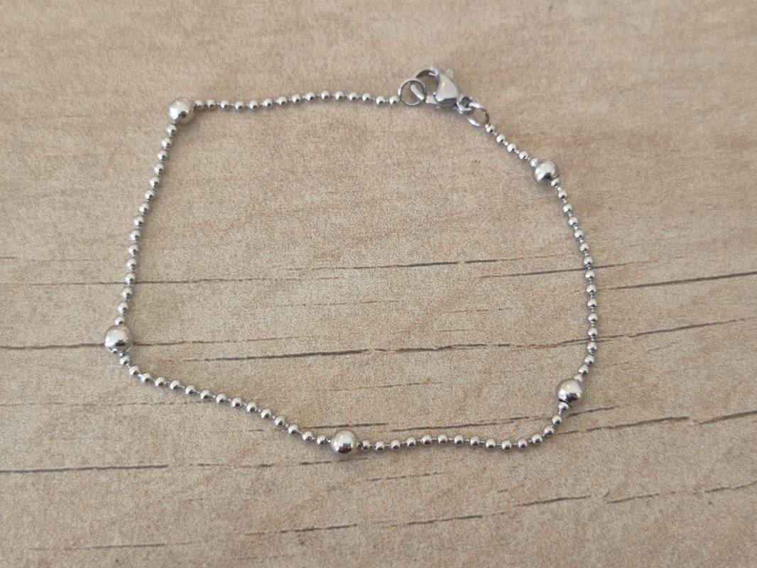 PULSERA DE ACERO DE BOLITAS 1 mm CON BOLITAS INTERCALADAS 3 MM. LARGO 19 CM (copia)