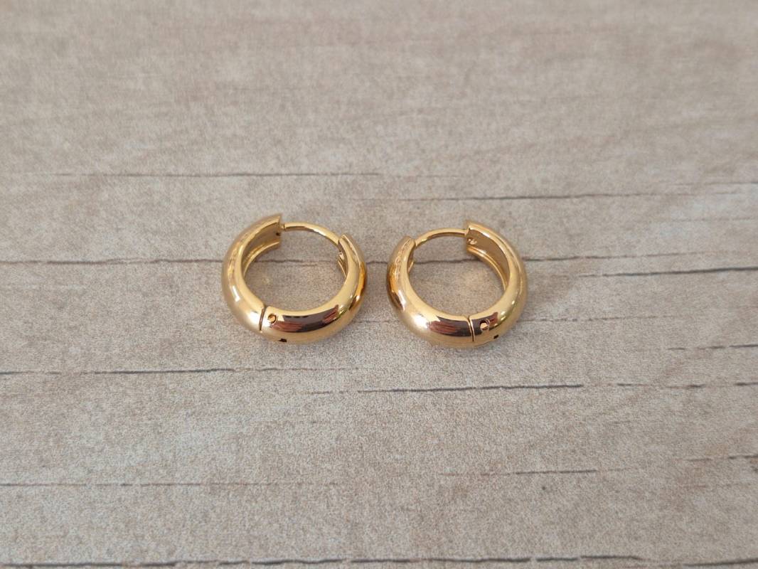 ARO DE ACERO DORADO ARGOLLA LISA BOMBE CON BISAGRA. ANCHO 5 MM. DIÁMETRO 15 MM
