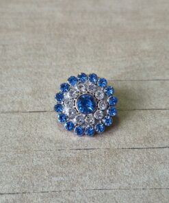 ESCARAPELA REDONDA ARGENTINA CON STRASS. TAMAÑO 17 MM