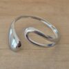 PULSERA DE ACERO ESCLAVA ABIERTA TRABAJADA