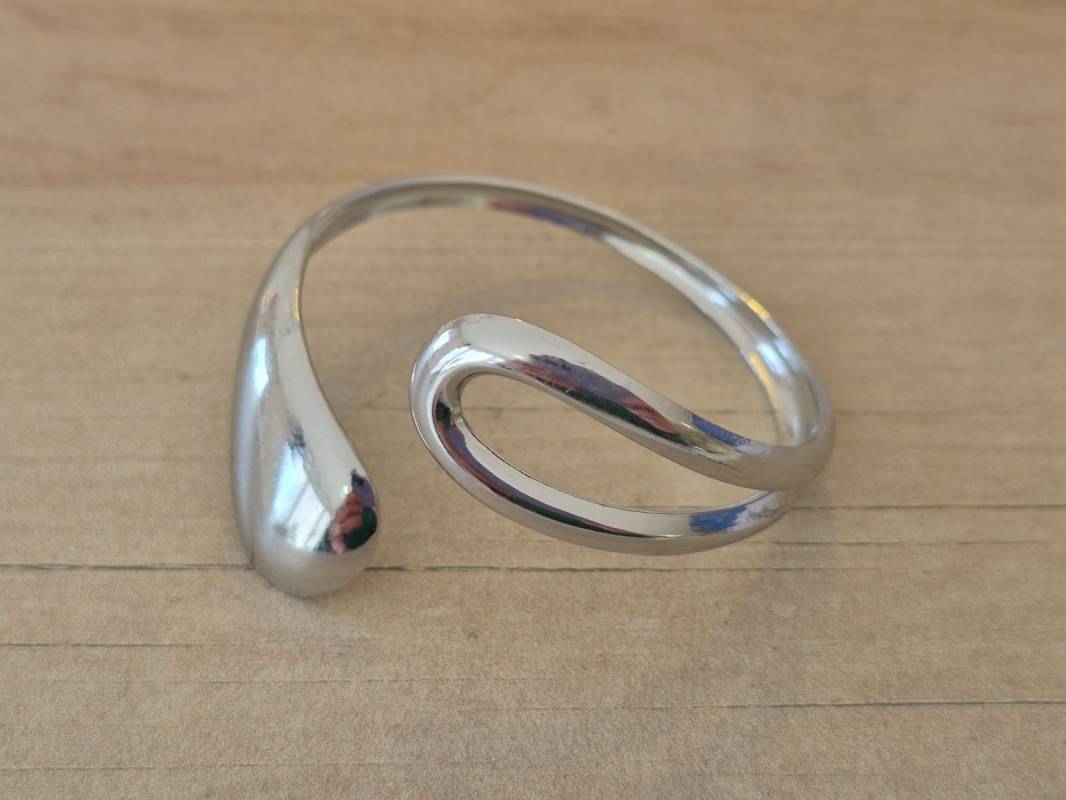 PULSERA DE ACERO ESCLAVA ABIERTA TRABAJADA