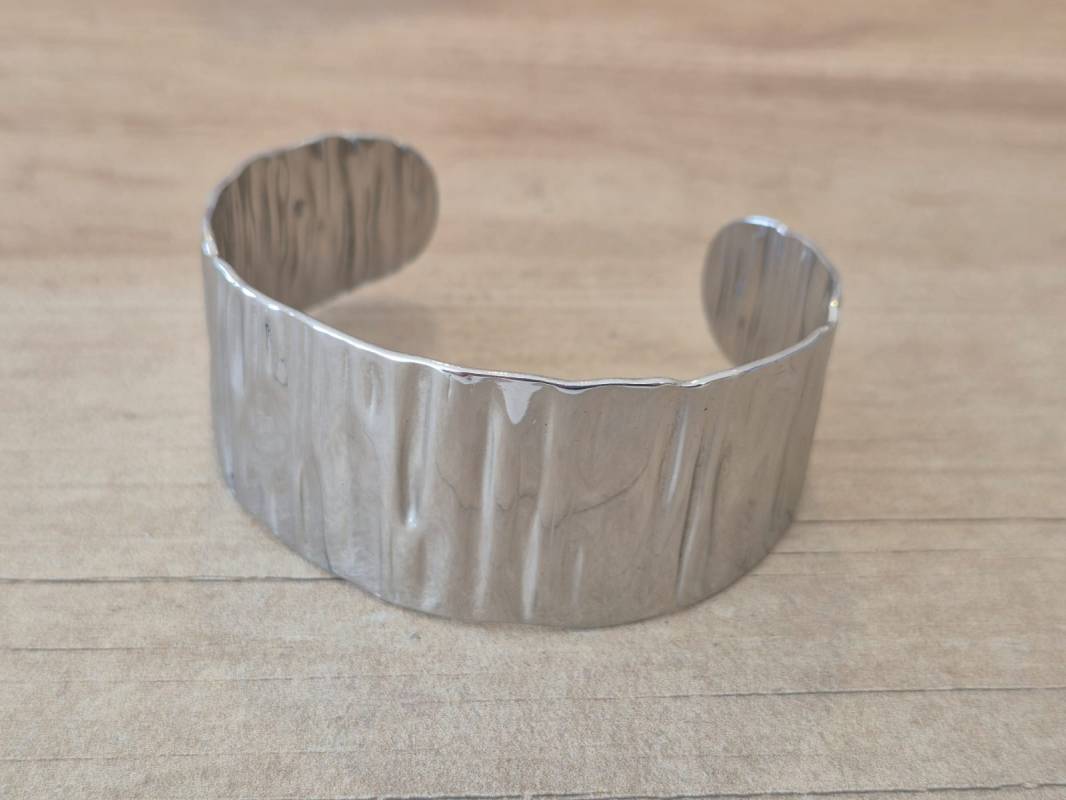 PULSERA DE ACERO ESCLAVA ABIERTA TRABAJADA