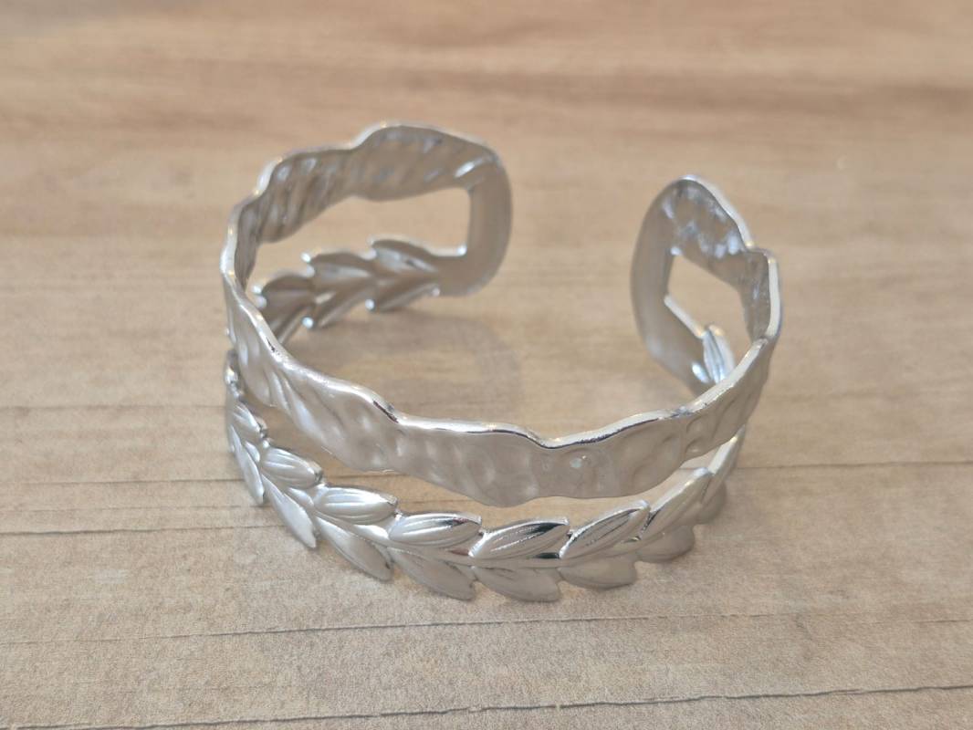 PULSERA DE ACERO ESCLAVA ABIERTA TRABAJADA