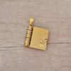 DIJE DE ACERO DORADO LIBRO 18 X 20 MM CON 3 HOJAS PARA GRABAR DE 12 X 17 MM.