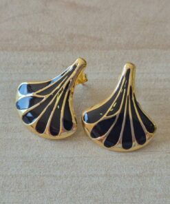ARO DE ACERO DORADO HOJA ESMALTADA EN NEGRO. TAMAÑO 24 X 26 MM