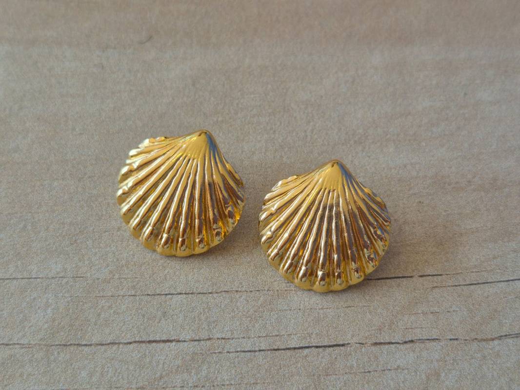 ARO DE ACERO DORADO OSTRA CON FRU FRU. TAMAÑO 23 MM