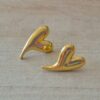 ARO DE ACERO DORADO FORMA DE CORAZON CON FRU FRU. TAMAÑO 15 X 25 MM