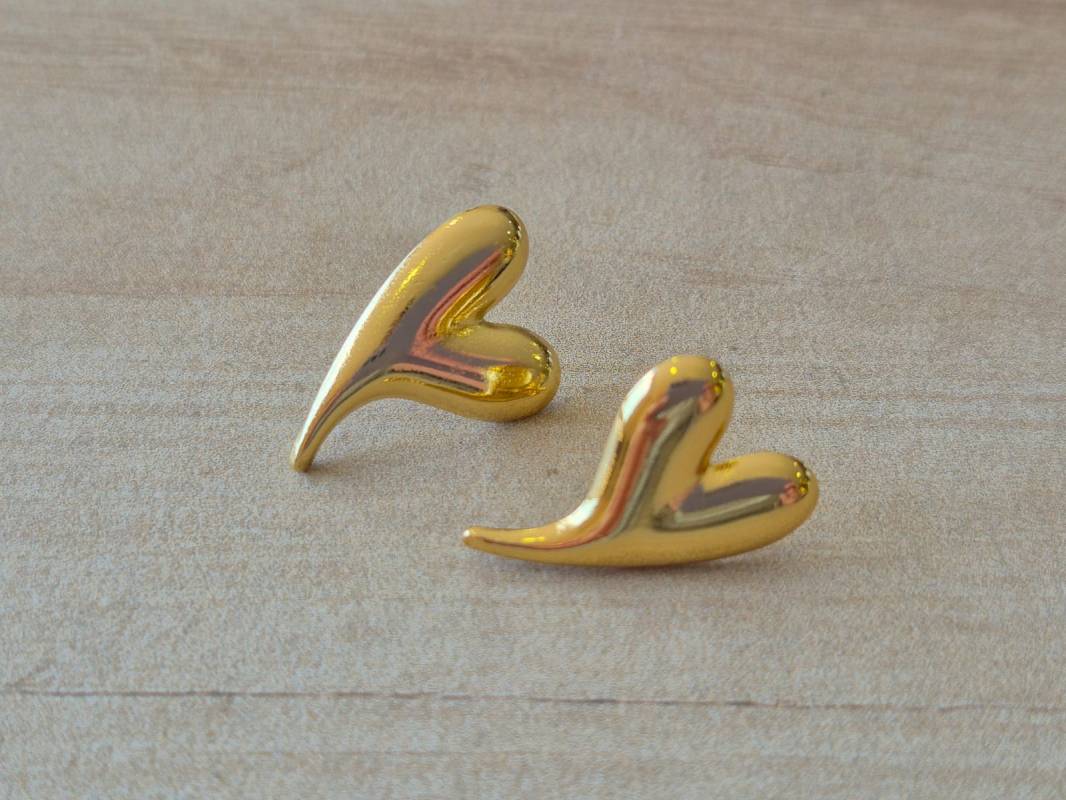 ARO DE ACERO DORADO FORMA DE CORAZON CON FRU FRU. TAMAÑO 15 X 25 MM