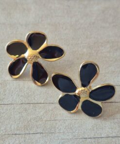 ARO DE ACERO DORADO FLOR ESMALTADA COLOR NEGRA CON FRU FRU. TAMAÑO 25MM
