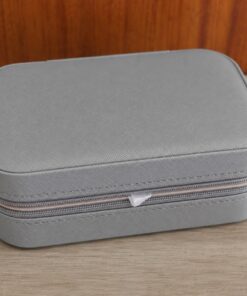 ESTUCHE ALHAJERO RECTANGULAR DE CUERINA CON CIERRE Y ESPEJO COLOR GRIS. MEDIDAS 16 X 11 CM - Imagen 3