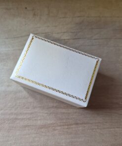 ESTUCHE CARTIER MARFIL RECTANGULAR PARA DOS ANILLOS X UNID. MEDIDAS 7.4 CM X 4.9 CM - Imagen 2