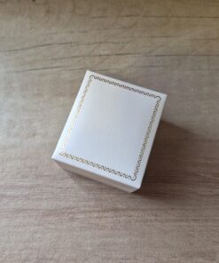 ESTUCHE CARTIER MARFIL RECTANGULAR PARA UN ANILLO X UNID. MEDIDAS 4.5 X 5 CM - Imagen 2