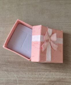 ESTUCHE PARA ANILLOS ROSA X 48 UNIDADES. MEDIDAS 4 X 4 CM - Imagen 2