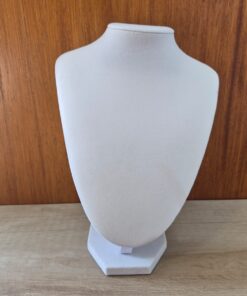 EXHIBIDOR AFELPADO PARA CADENAS Y COLGANTES COLOR BLANCO. TAMAÑO: 25 CM DE ALTO.